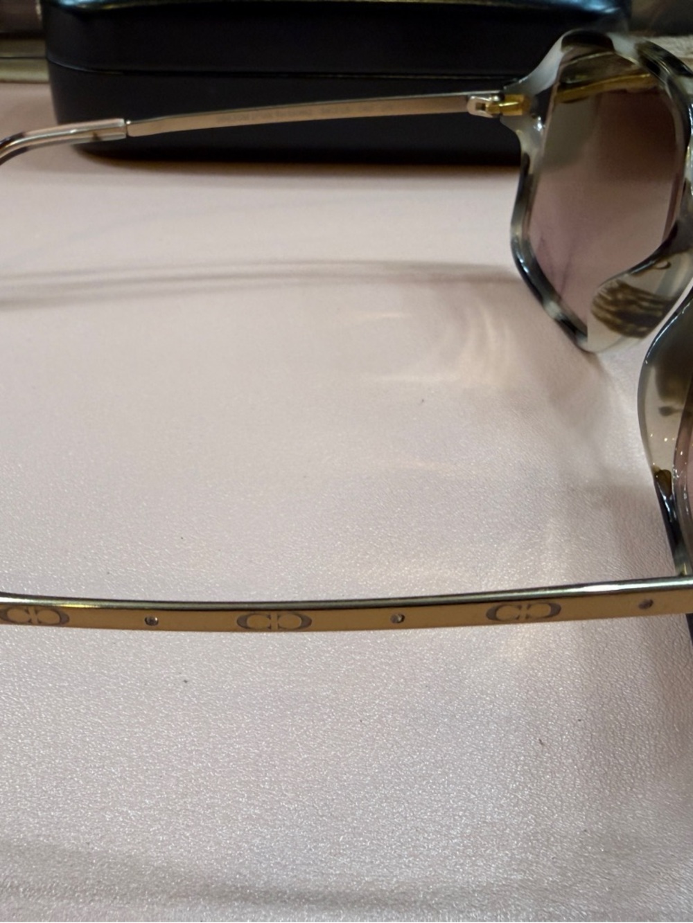 COACH Gray Tortoise Sunglasses with Brown Lenses - Picture 2 of 8